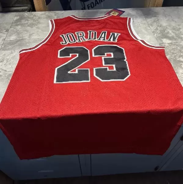 迈克尔·乔丹 1998 总决赛复刻球衣